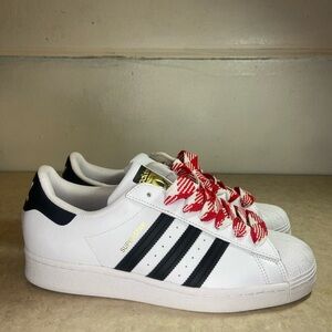 Size 10.5 - adidas Superstar OG Comes With White Shoe Strings ￼